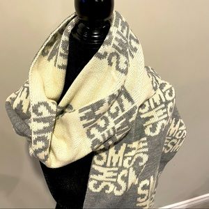 Steve Madden Reversible Wrap Scarf 100% Warmth